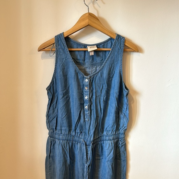 Knox Rose chambray light blue summery sleeveless  jumpsuit soft lightweight SZ S - Picture 2 of 4